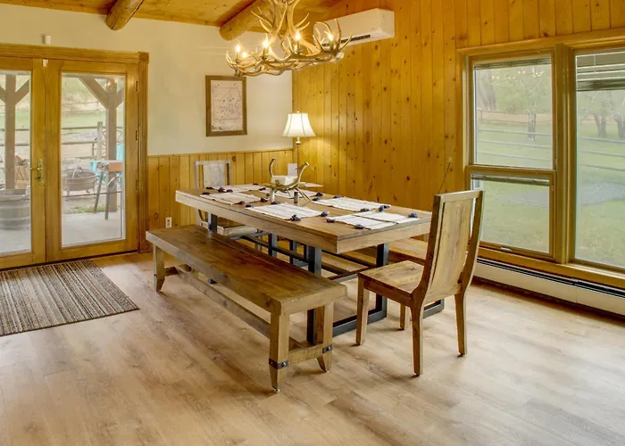 Mountain Views + Bbqs: Updated *