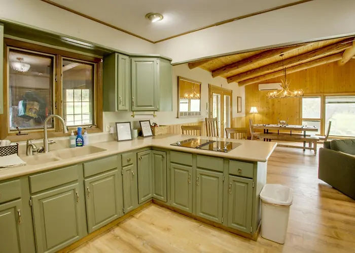 Mountain Views + Bbqs: Updated *