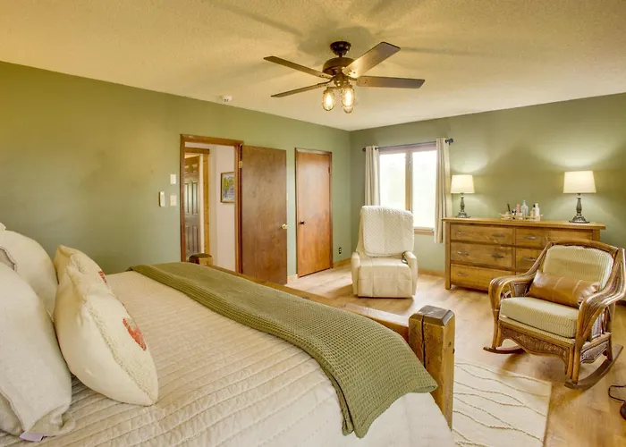 Mountain Views + Bbqs: Updated Ferienhaus Cody