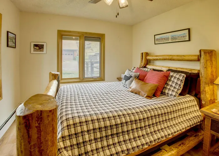 Mountain Views + Bbqs: Updated